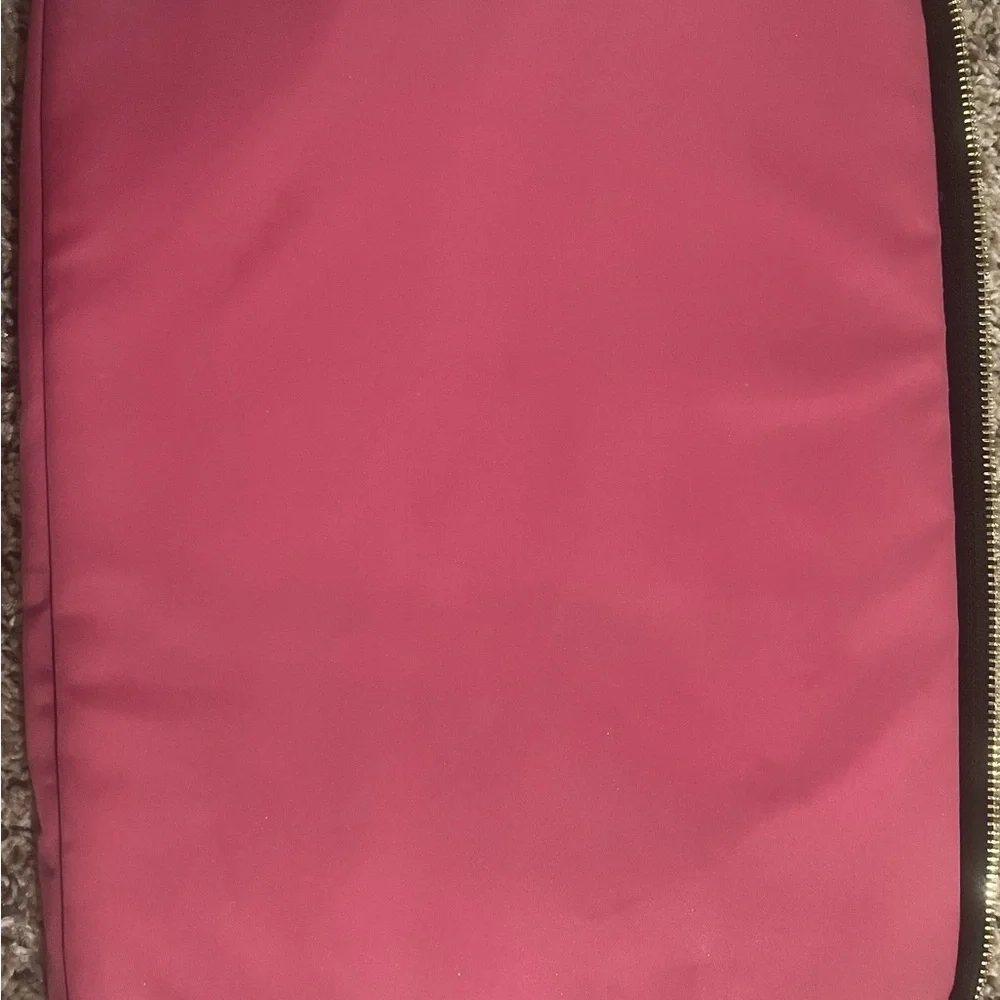 Sol and Selene Hot pink laptop bag.